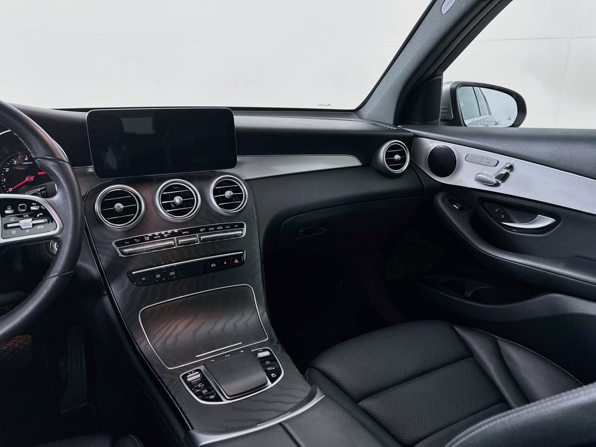 Certified 2022 Mercedes-Benz GLC 300 image 25