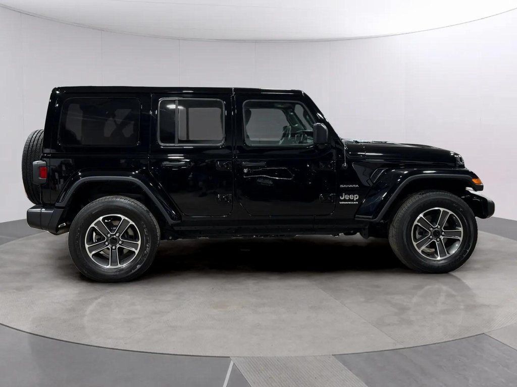 Used 2023 Jeep Wrangler Unlimited Sahara AWD/4WD image 2