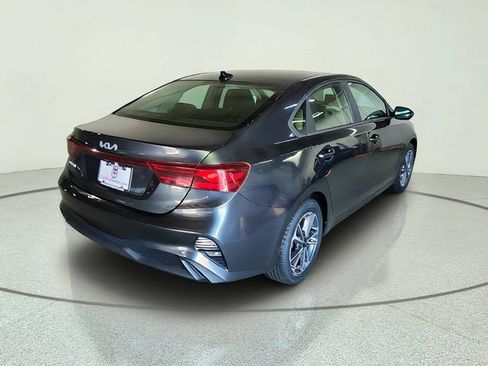 Used 2022 Kia Forte LXS FWD image 3