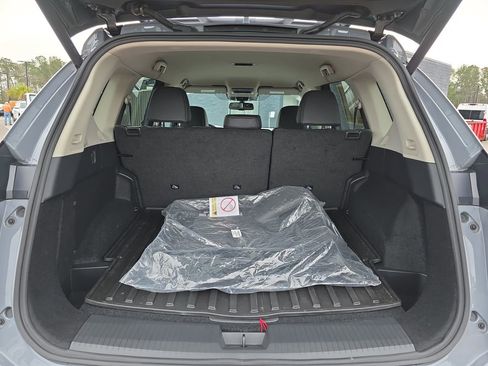 Used 2025 Nissan Rogue SV w/ Rock Creek Premium Package image 15