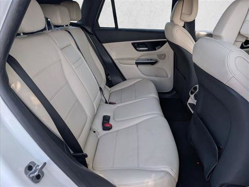 Used 2023 Mercedes-Benz GLC 300 image 18