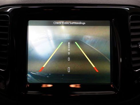 Used 2018 Jeep Compass Limited w/ Navigation Group FWD image 20