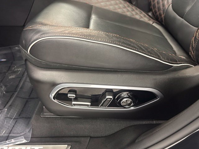 Used 2023 Jeep Grand Cherokee Summit w/ Luxury Tech Group V AWD/4WD image 16