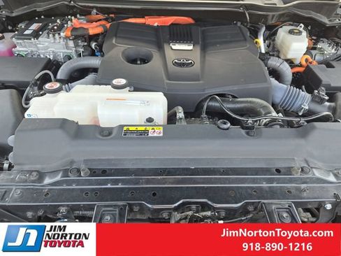 Used 2023 Toyota Sequoia Limited w/ Tow Technology Package AWD/4WD image 34
