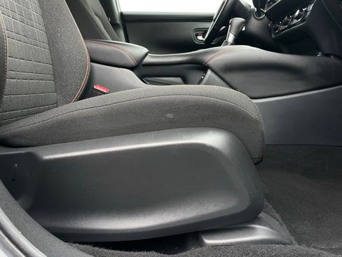 Certified 2025 Honda HR-V Sport image 30