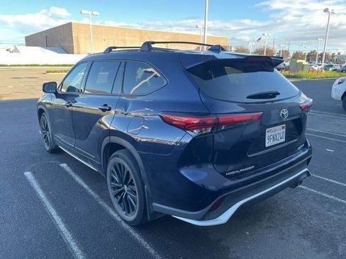 Used 2023 Toyota Highlander XSE image 7
