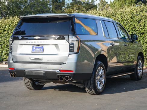 Used 2025 Chevrolet Suburban Premier AWD/4WD image 6