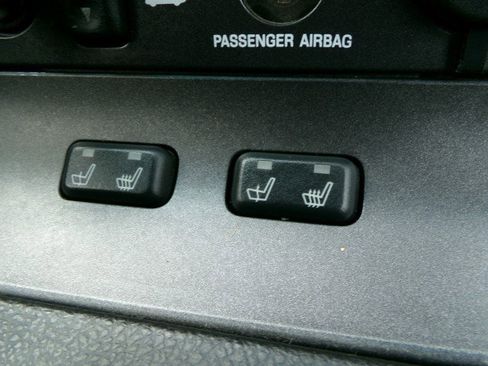 Used 2005 Ford Thunderbird Deluxe image 20