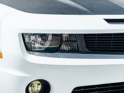 Used 2013 Chevrolet Camaro SS w/ SS Performance Package RWD image 39
