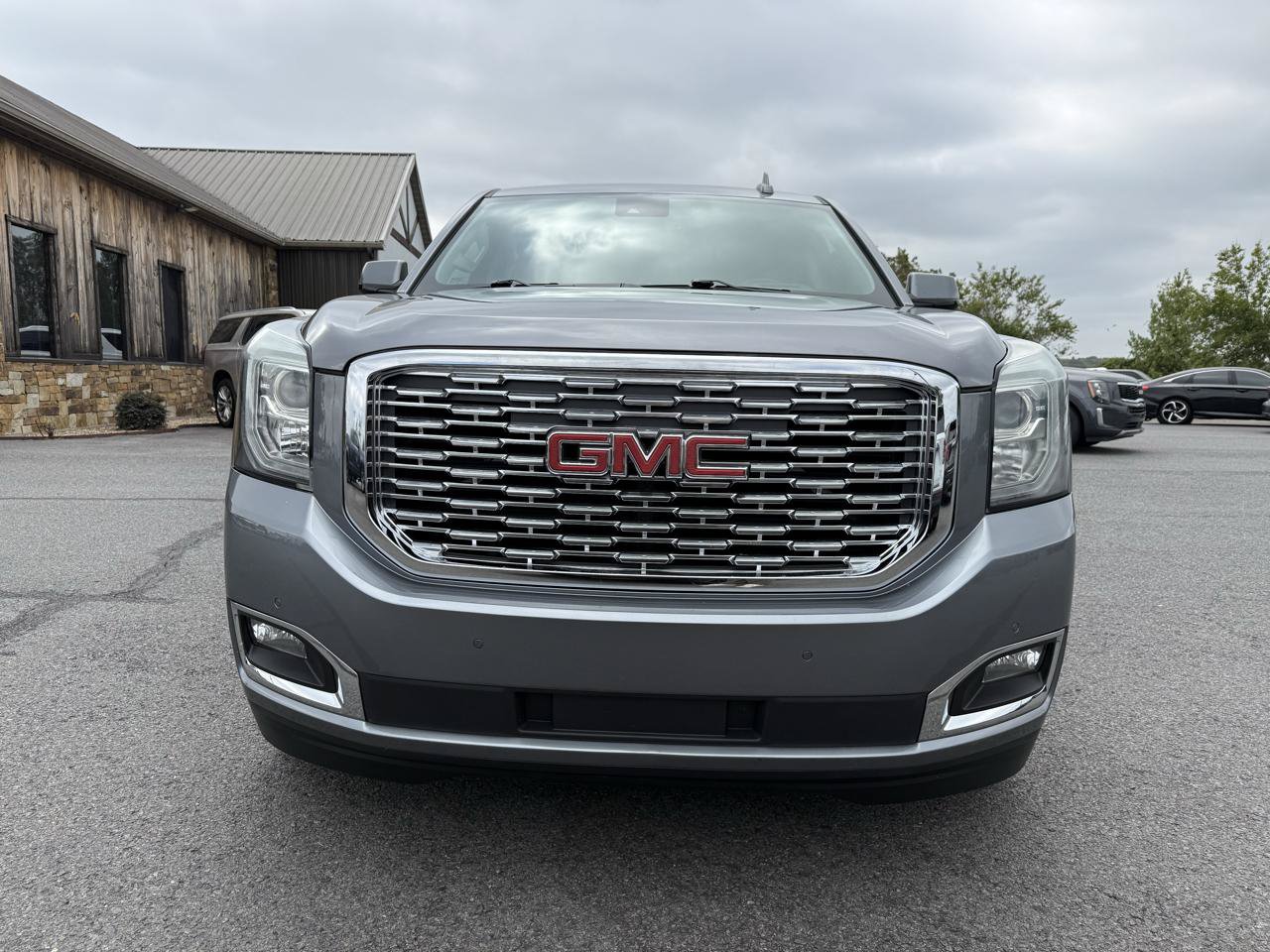 Used 2020 GMC Yukon XL Denali w/ Open Road Package AWD/4WD image 9