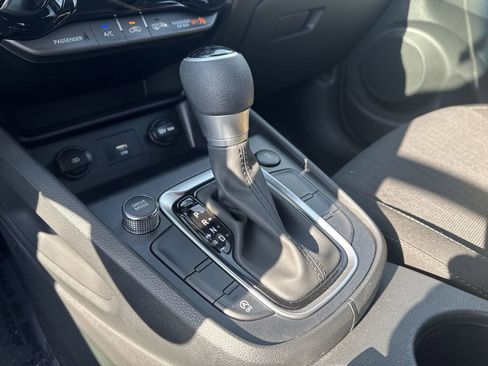 Used 2023 Hyundai Kona SEL AWD/4WD image 24