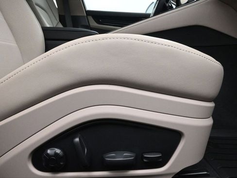 Certified 2026 Porsche Panamera image 14