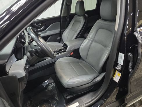 Used 2021 Lincoln Corsair AWD w/ Premium Package image 33