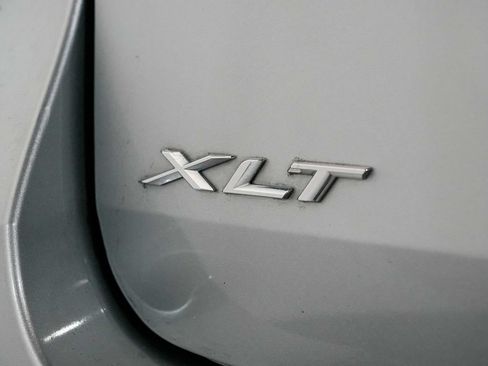 Used 2023 Ford Explorer XLT RWD image 12