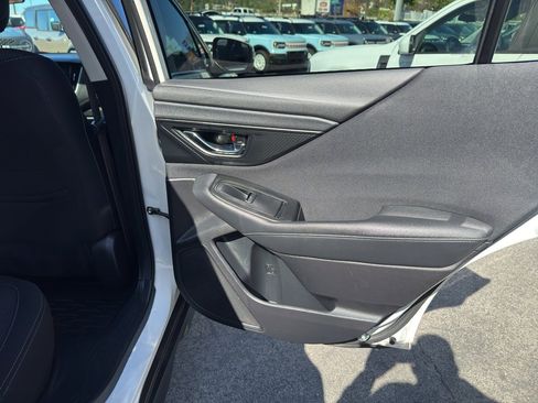 Used 2022 Subaru Outback Premium image 19