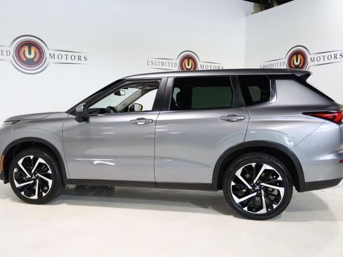 Used 2022 Mitsubishi Outlander SE image 30