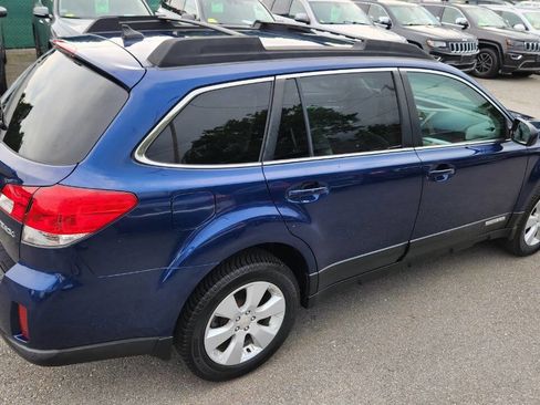Used 2011 Subaru Outback 2.5i Premium image 14