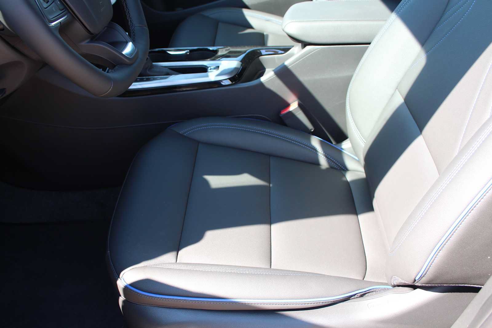 New 2026 Buick Envista Sport Touring w/ Convenience I Package FWD image 28