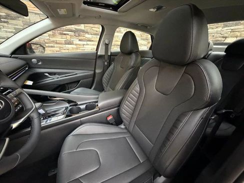 New 2026 Hyundai Elantra Limited FWD image 12