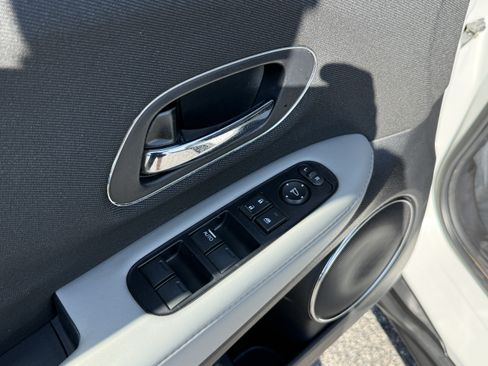 Used 2020 Honda HR-V EX image 15