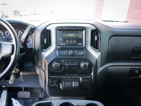 Used 2019 Chevrolet Silverado 1500 Custom w/ Custom Convenience Package image 18