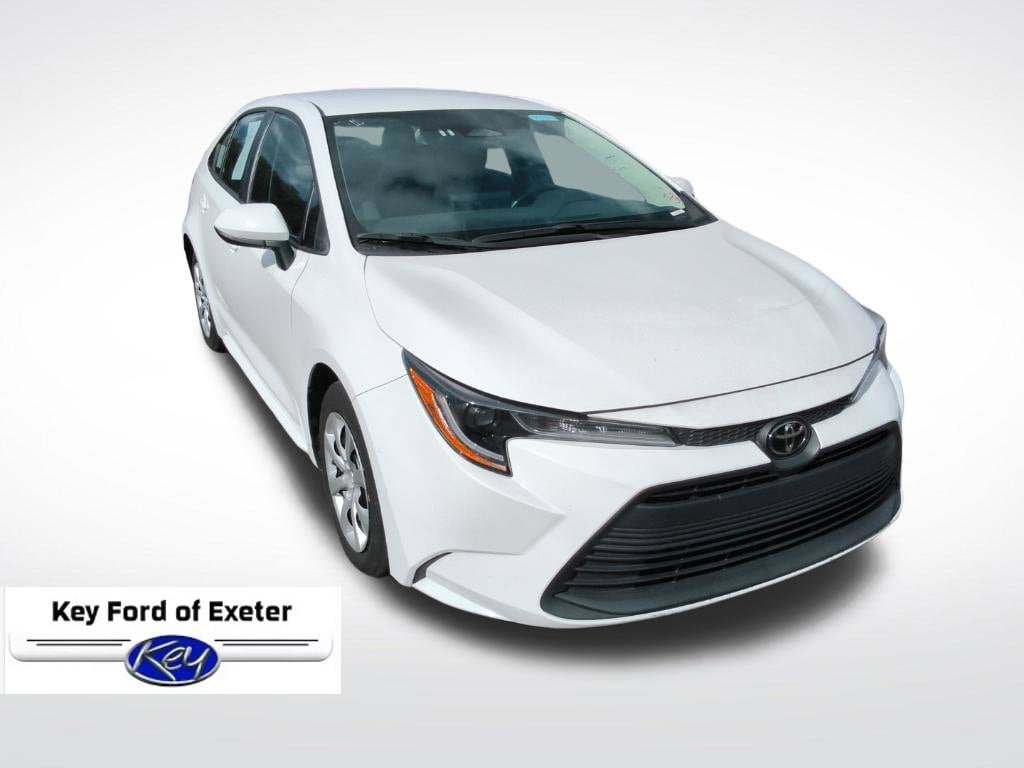 Used 2024 Toyota Corolla LE FWD image 2