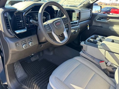New 2026 GMC Sierra 1500 SLE w/ Preferred Package image 18