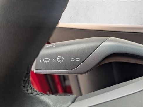 Used 2022 Tesla Model Y Performance image 6