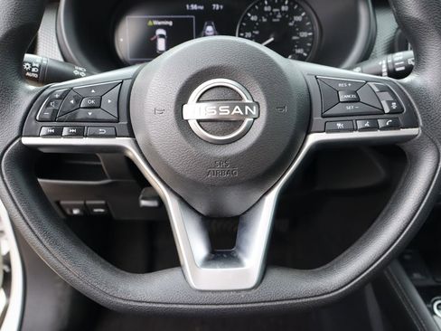 Used 2022 Nissan Kicks SV FWD image 11