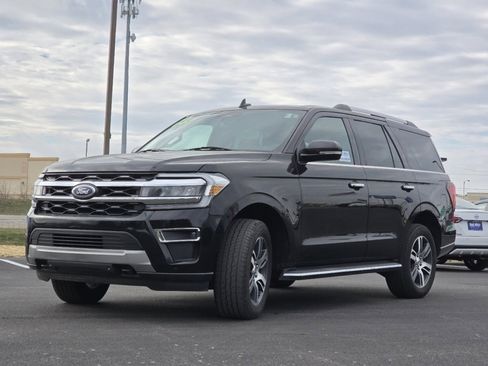 Used 2023 Ford Expedition Limited image 12