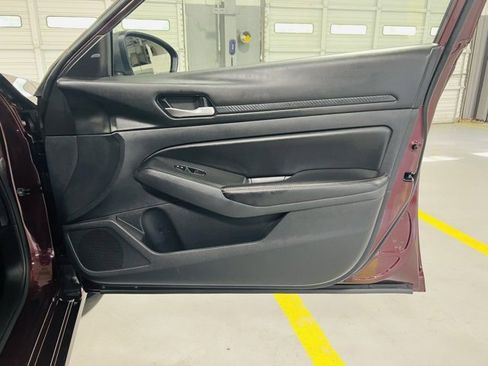 Used 2024 Nissan Altima 2.5 SV image 32