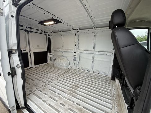 Used 2025 RAM ProMaster 2500 w/ Convenience Group FWD image 31