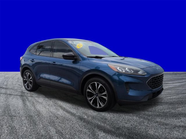 Certified 2022 Ford Escape SE w/ SE Sport Appearance Package FWD image 2