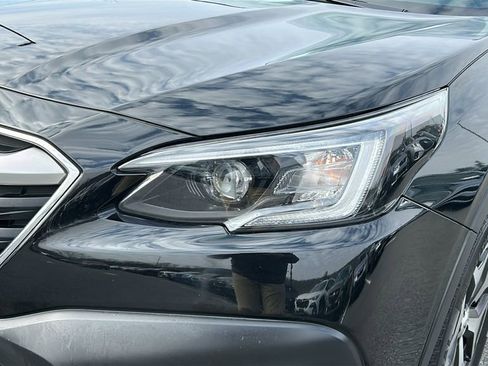 Used 2022 Subaru Outback Premium image 7