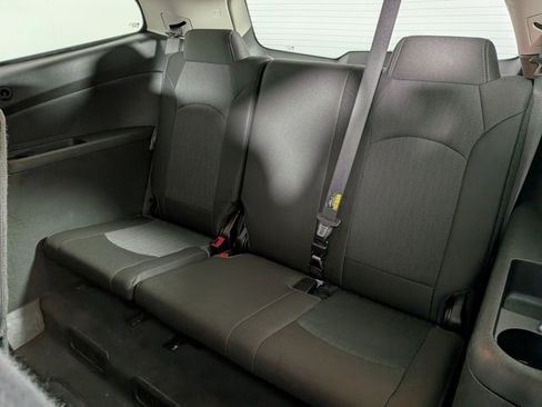Used 2017 Chevrolet Traverse LT image 24