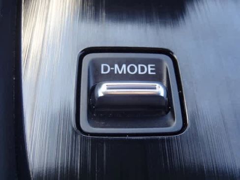 Used 2023 Nissan Rogue SV image 31