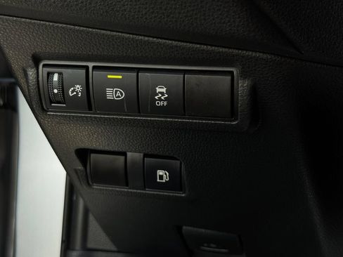 Used 2025 Toyota Corolla Cross AWD Hybrid image 28