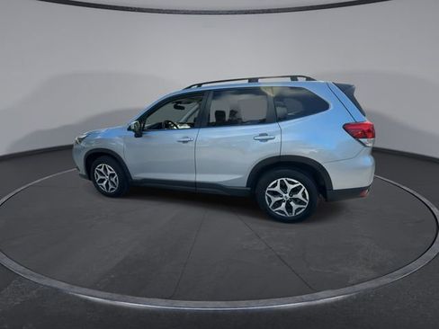 Used 2024 Subaru Forester Premium AWD/4WD image 5
