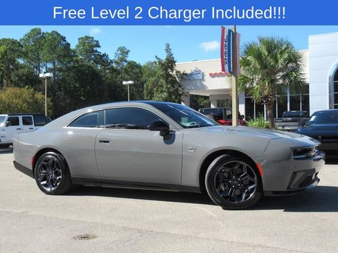 Used 2025 Dodge Charger R/T w/ Quick Order Package 25M R/T image 2