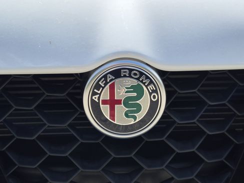 Used 2022 Alfa Romeo Giulia Veloce RWD image 52