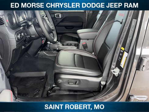 New 2026 Jeep Wrangler Unlimited Rubicon w/ Whitecap Package AWD/4WD image 28