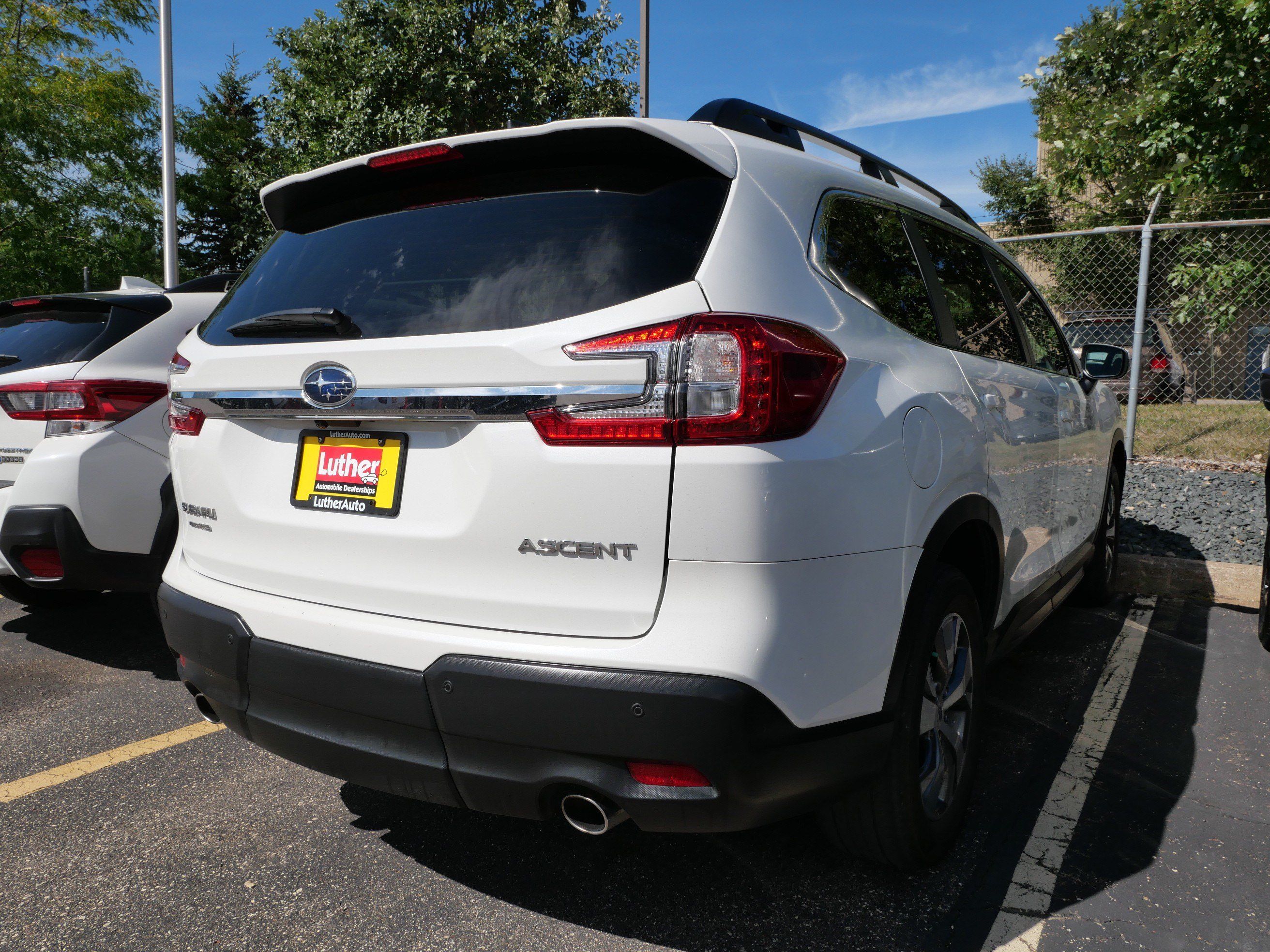 Used 2023 Subaru Ascent Premium w/ Convenience Package AWD/4WD image 7