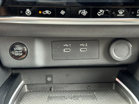 Used 2025 Nissan Rogue SL FWD image 26