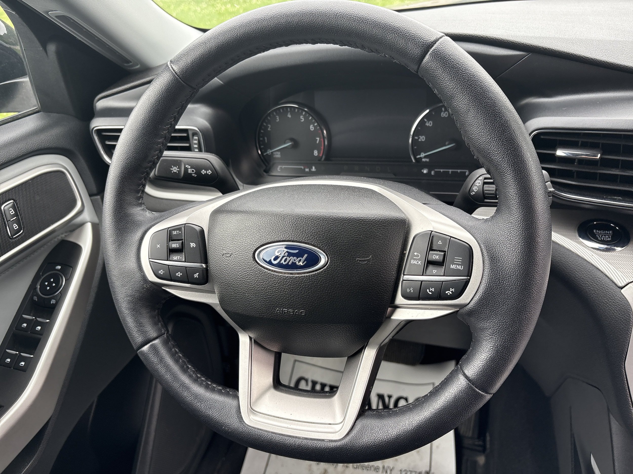 Used 2023 Ford Explorer XLT w/ Equipment Group 202A AWD/4WD image 8