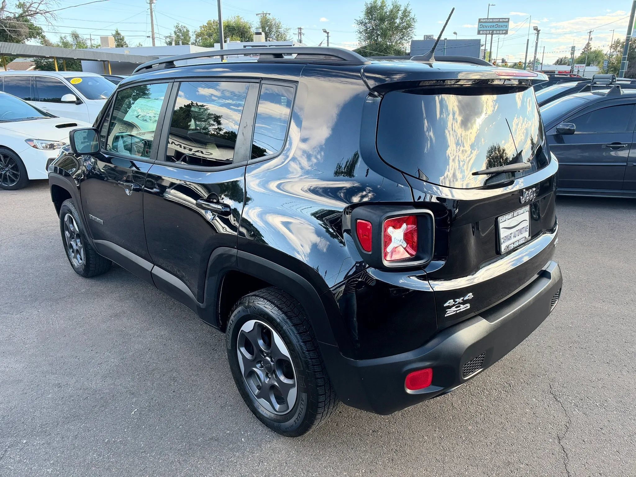 Used 2015 Jeep Renegade Latitude w/ Cold Weather Group II AWD/4WD image 7