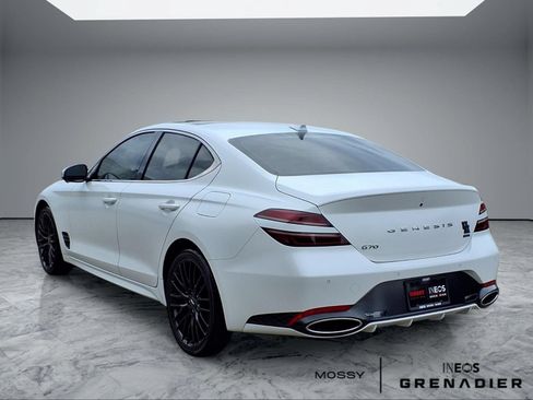 Used 2022 Genesis G70 3.3T Launch Edition RWD image 2