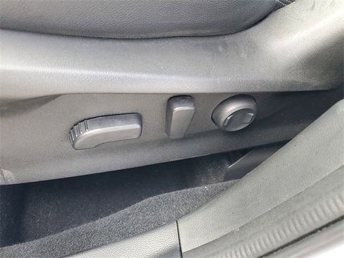 Used 2022 Subaru Forester Premium image 7