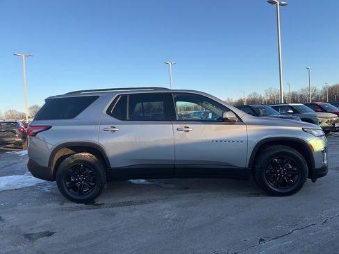 Used 2023 Chevrolet Traverse LT w/ Midnight/Sport Edition image 4