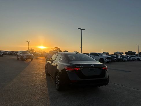 Certified 2023 Nissan Sentra SV w/ SV Premium Package FWD image 16