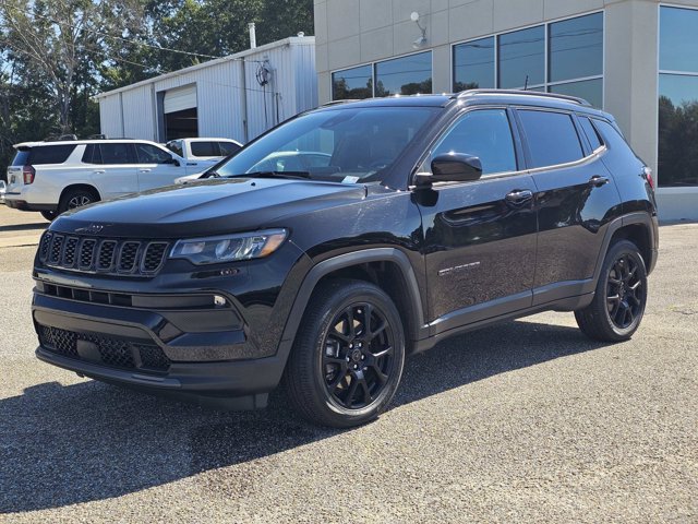 Used 2026 Jeep Compass Latitude w/ Quick Order Package 29K AWD/4WD image 1